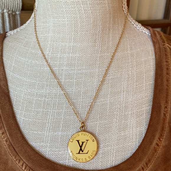 🎉 AUTHENTIC VINTAGE UP CYCLED LOUIS VUITTON PENDANT WITH 14K CHAIN NECKLACE ‼️ - Picture 9 of 11